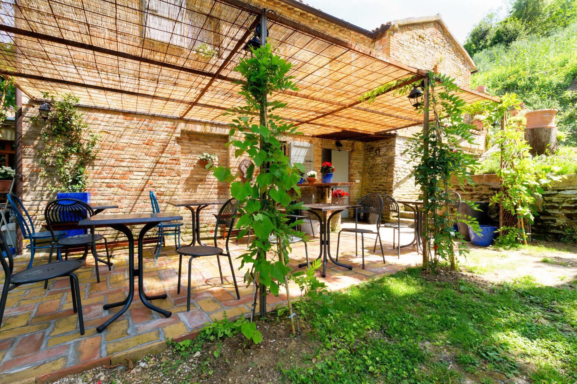 B&B La Residenza Del Poeta Montesicuro Extérieur photo